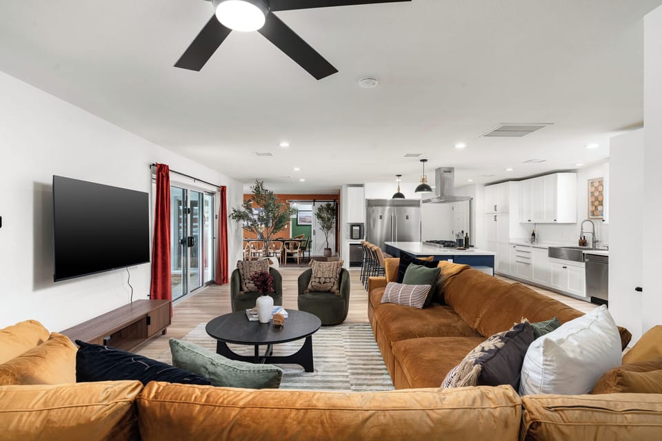 Stylish and oh-so-cozy — your perfect spot to lounge, laugh and unwind ✨