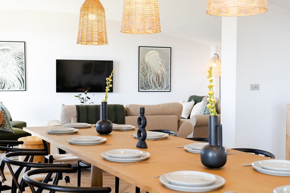Living room at The Beacon, The Lookout, Widemouth Bay, Cornwall, self catering with Beach Retreats.