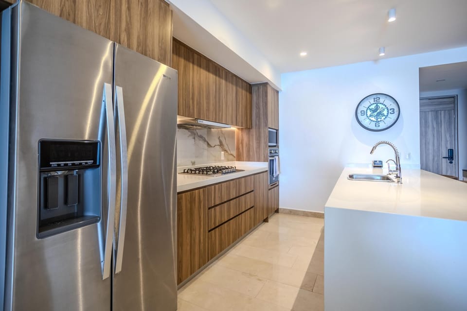 Condo - Image 11