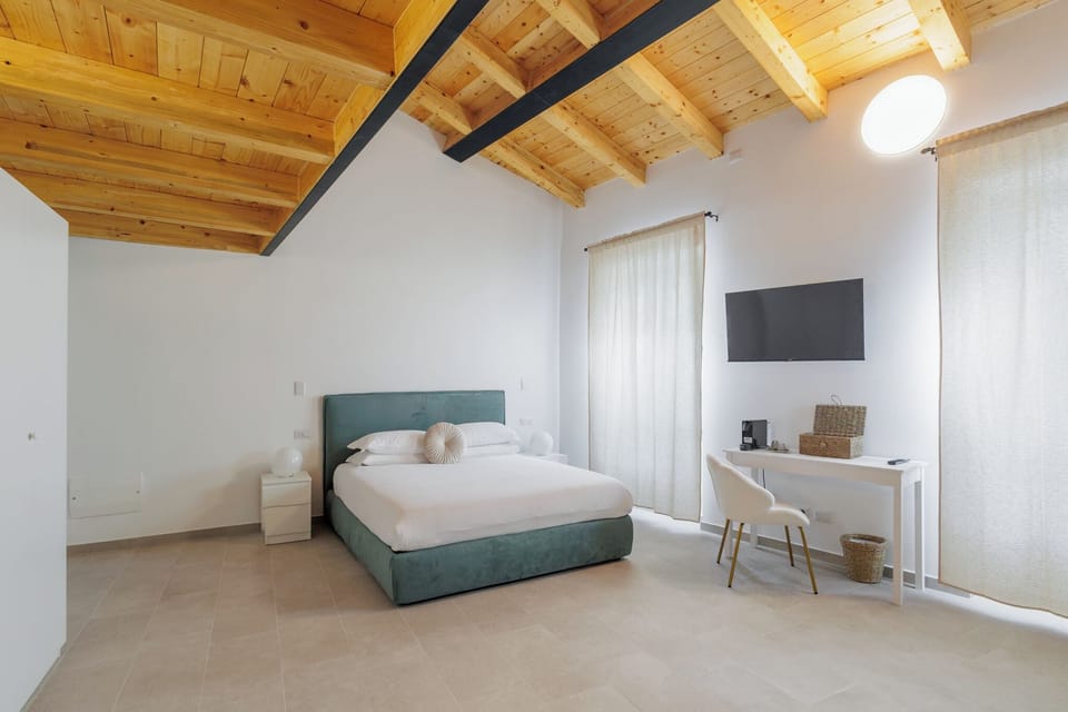 Deluxe Double Room, Private Bathroom, City View | Desk, laptop workspace, soundproofing, free WiFi