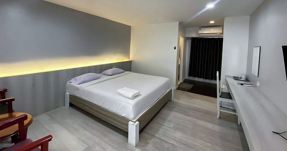 Standard Double Room | Bed sheets