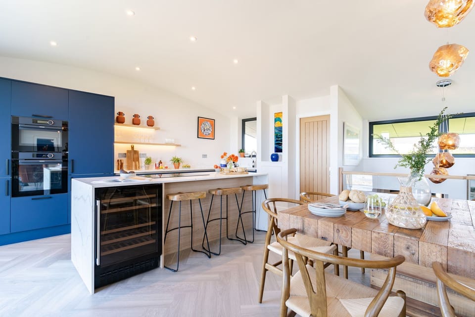 Kitchen The Crow's Nest, The Lookout, Widemouth Bay, Cornwall, self catering with Beach Retreats.