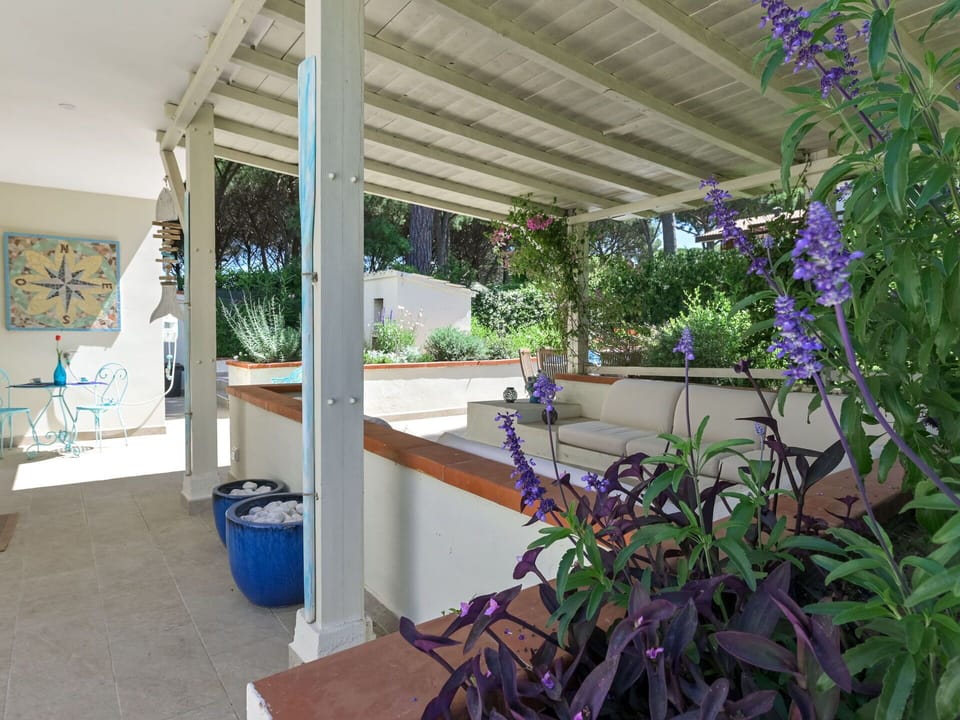 Furniture, Table, Outdoor Table, Outdoor Furniture, Chair, Garden, Shade, Flowerpot, Landscaping, Kitchen & Dining Room Table