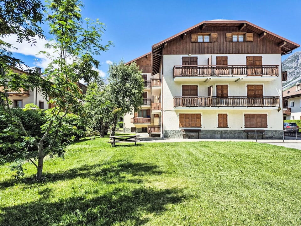 Balcony, Villa