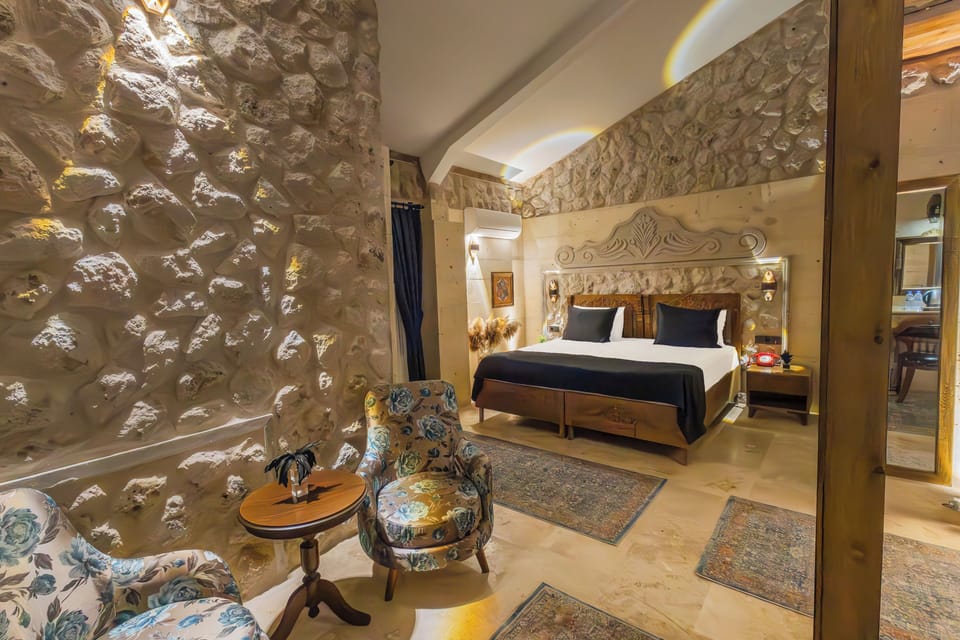 King Suite Room with Balcony | Free WiFi