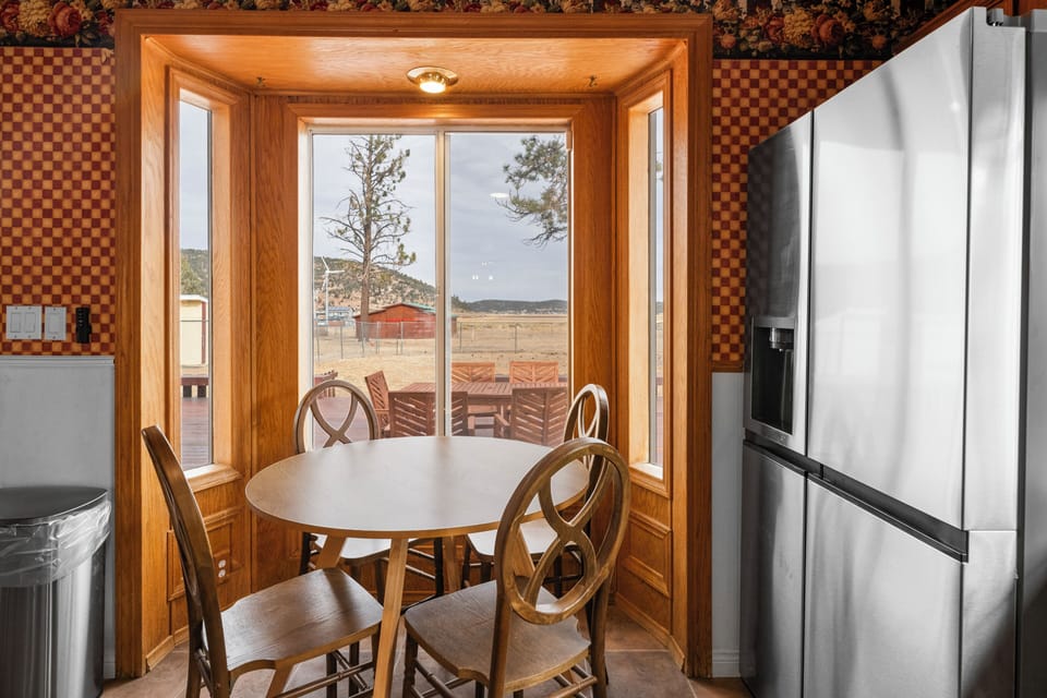 House, Patio, Mountain View | Private kitchen | Electric kettle