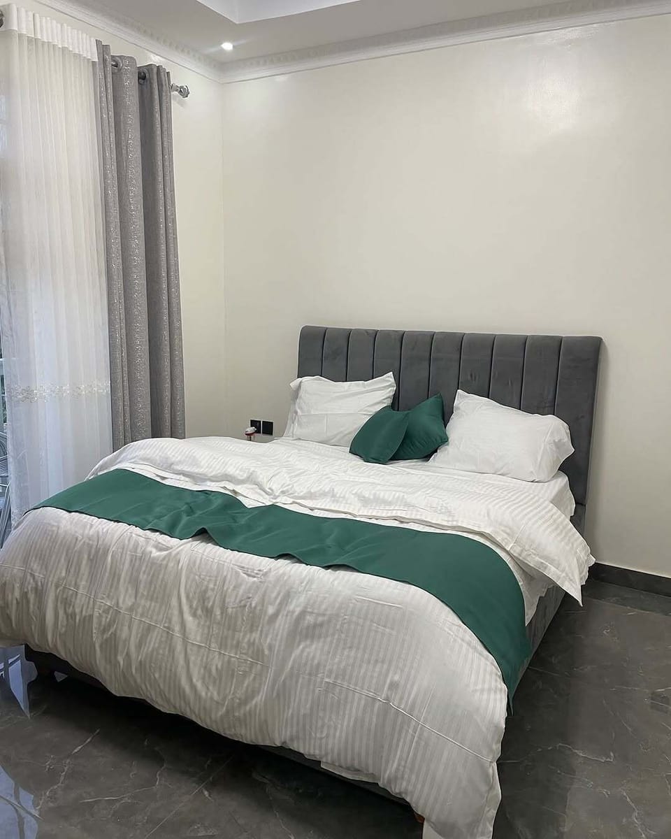 Deluxe Single Room, Balcony, City View | Iron/ironing board, WiFi (free)