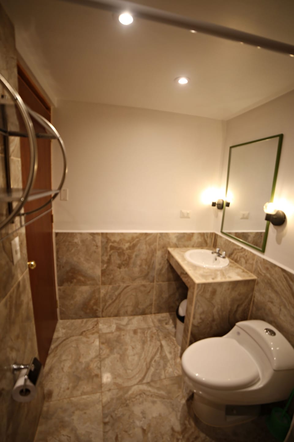 Classic Apartment | Bathroom