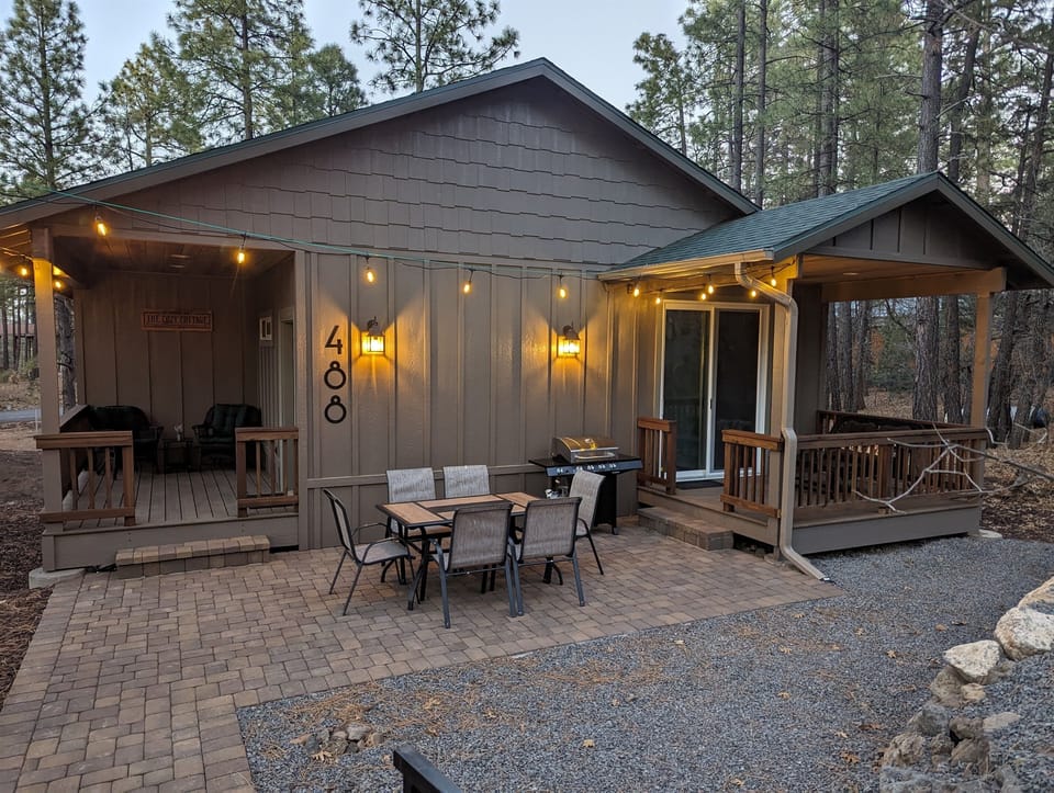Cozy Cottage Lakeside Exterior