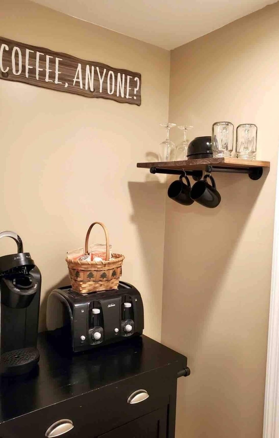 Double Room, Ensuite, Mountain View | Bar (on property)