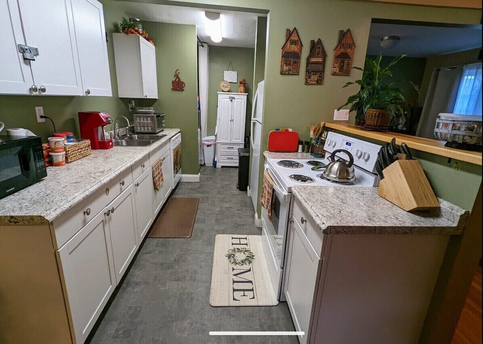 Apartment, Shared Bathroom (2 Bedroom) | Private kitchen | Highchair
