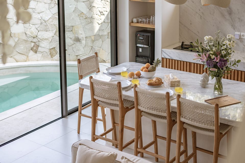 Luxury Villa, Pool View | Dining room