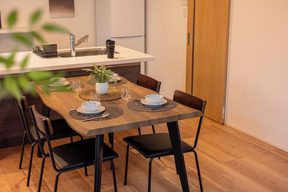 Comfort House, Non Smoking, Balcony | In-room dining
