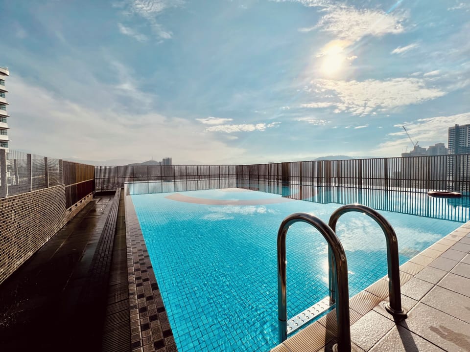 Infinity pool