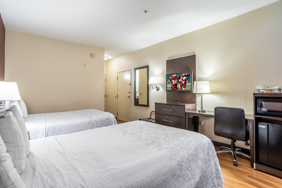 Desk, laptop workspace, blackout drapes, WiFi (free)