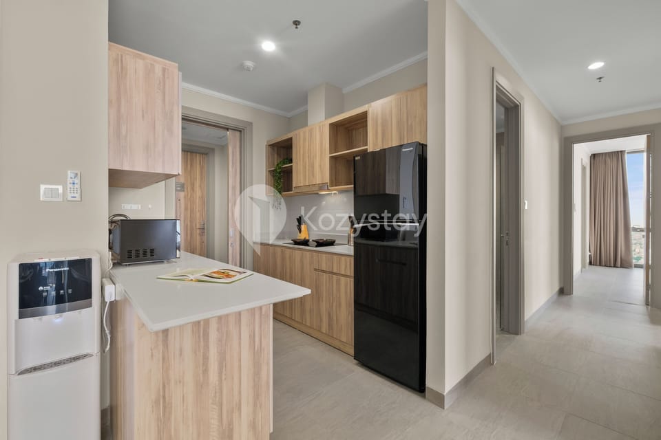 Apartment, 3 Bedrooms, City View | Private kitchen | Full-size fridge, microwave, stovetop, cookware/dishes/utensils