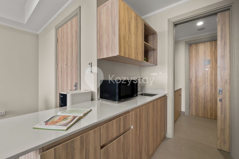 Apartment, 3 Bedrooms, City View | Private kitchen | Full-size fridge, microwave, stovetop, cookware/dishes/utensils