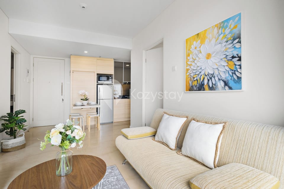 Apartment, 2 Bedrooms, City View | Living area | 43-inch Smart TV with cable channels, Netflix, streaming services