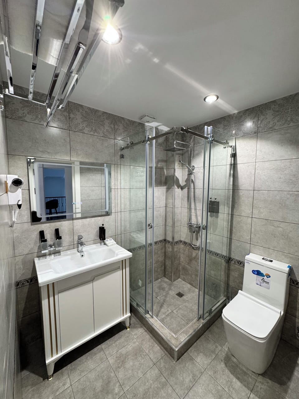 Bathroom shower