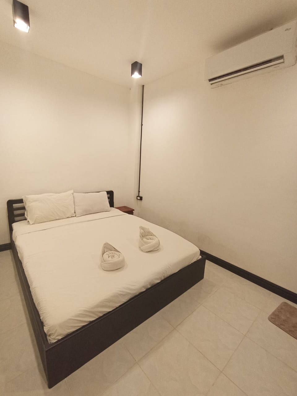 Double Room | Free WiFi, bed sheets