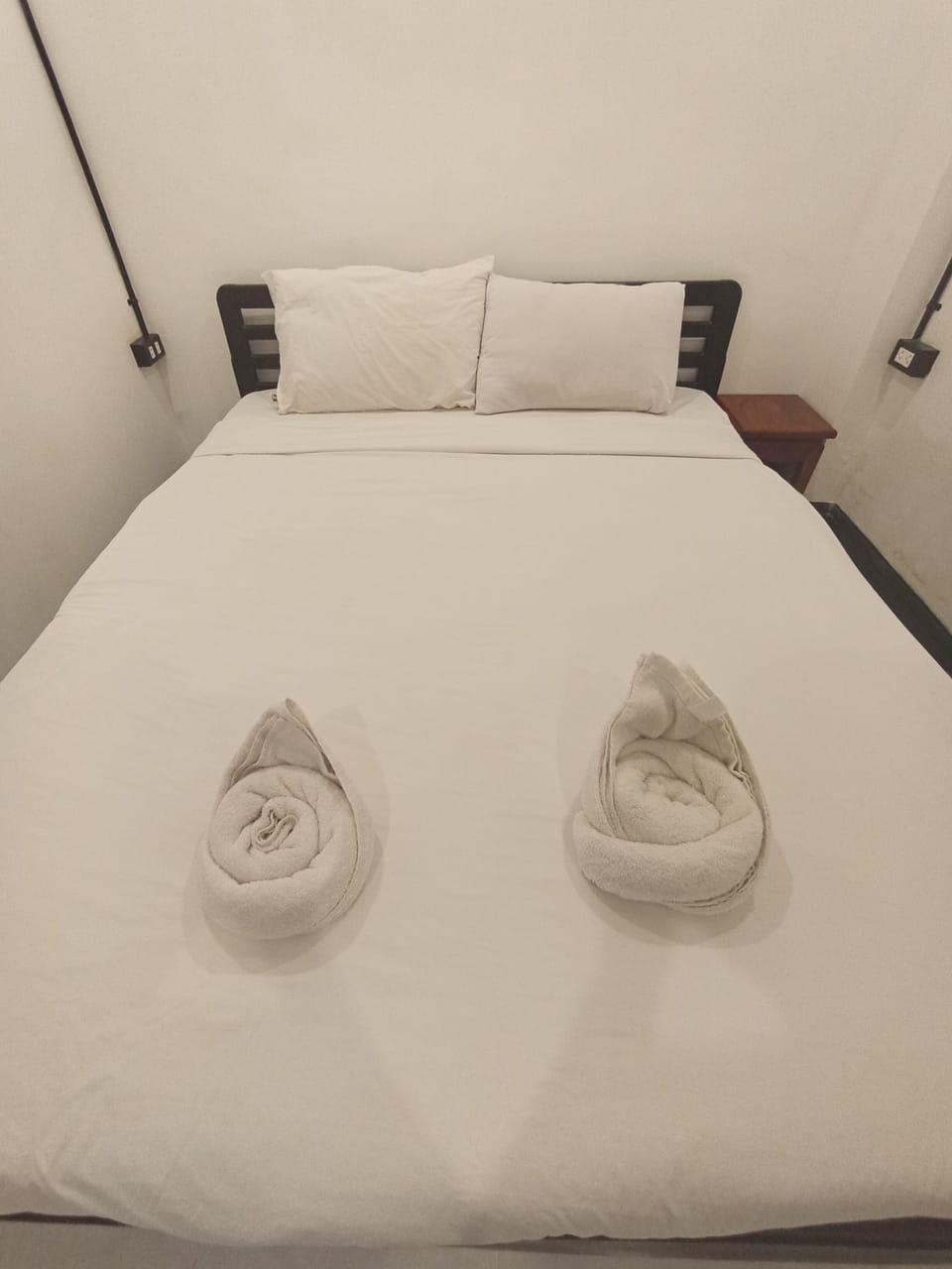 Free WiFi, bed sheets