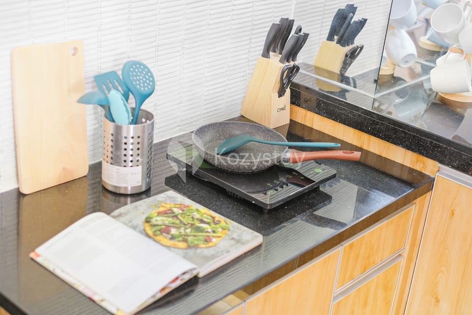 Apartment, 2 Bedrooms, City View | Private kitchen | Full-size fridge, microwave, stovetop, rice cooker