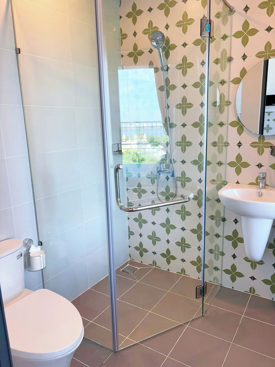 Deluxe Studio, Balcony, River View | Desk, soundproofing, WiFi (free)