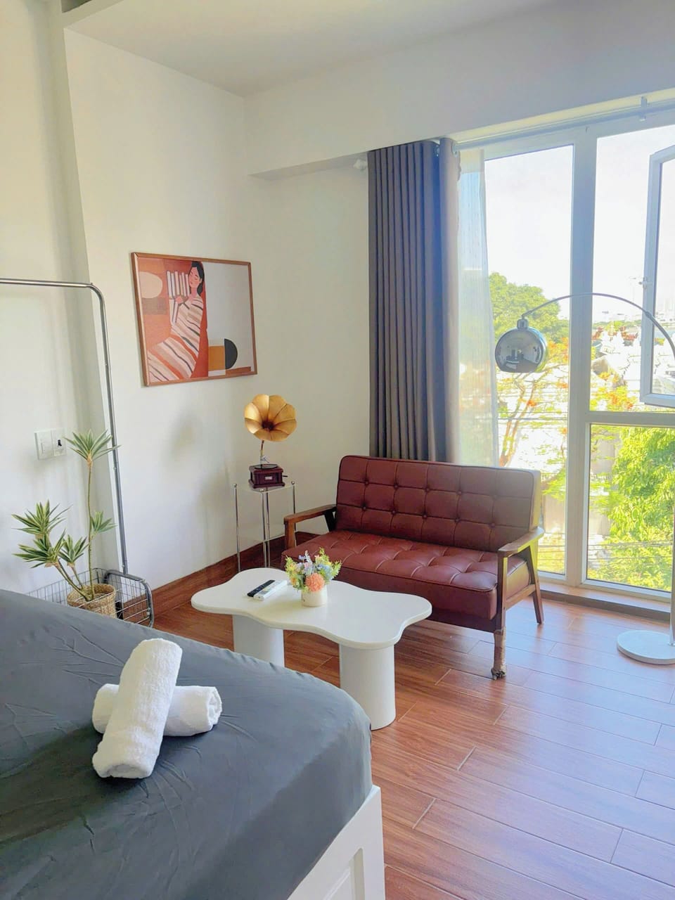 Deluxe Studio, Bathtub | Desk, soundproofing, WiFi (free)