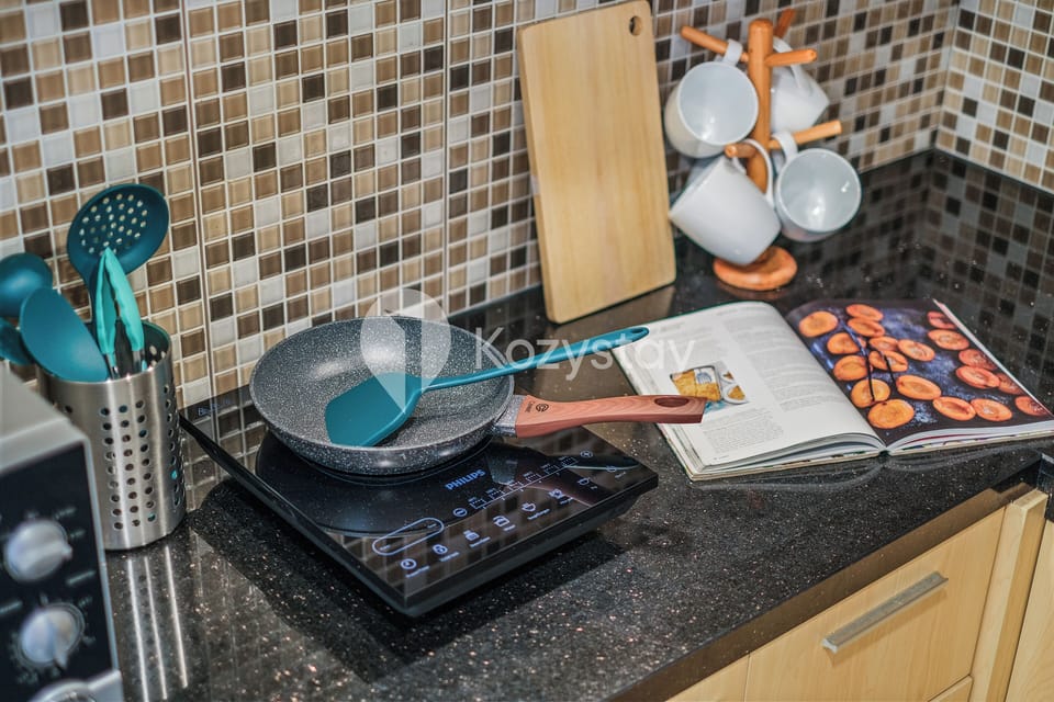 Apartment, 2 Bedrooms, City View | Private kitchen | Full-size fridge, microwave, stovetop, rice cooker