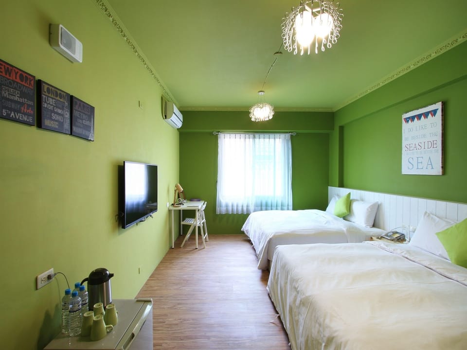 Standard Quadruple Room | Individually decorated, desk, blackout drapes, free WiFi