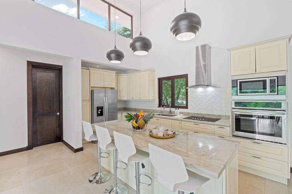 Modern kitchen - With everything you need!
