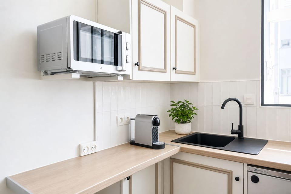 Superior Apartment, Non Smoking, Courtyard View | Private kitchen | Mini-fridge, microwave, stovetop, espresso maker
