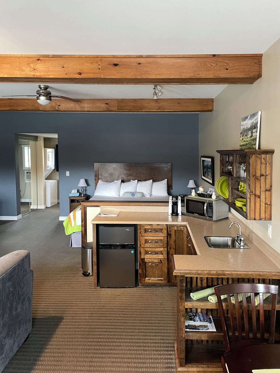 Tablelands Overwater Suite | Private kitchen | Mini-fridge, microwave, cookware/dishes/utensils