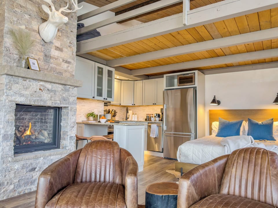 The massive 2026 renovation thoughtfully combined both design and comfort - carefully chosen artwork, a fireplace to be enjoyed from all spaces, and finishes that feel both cozy and modern.