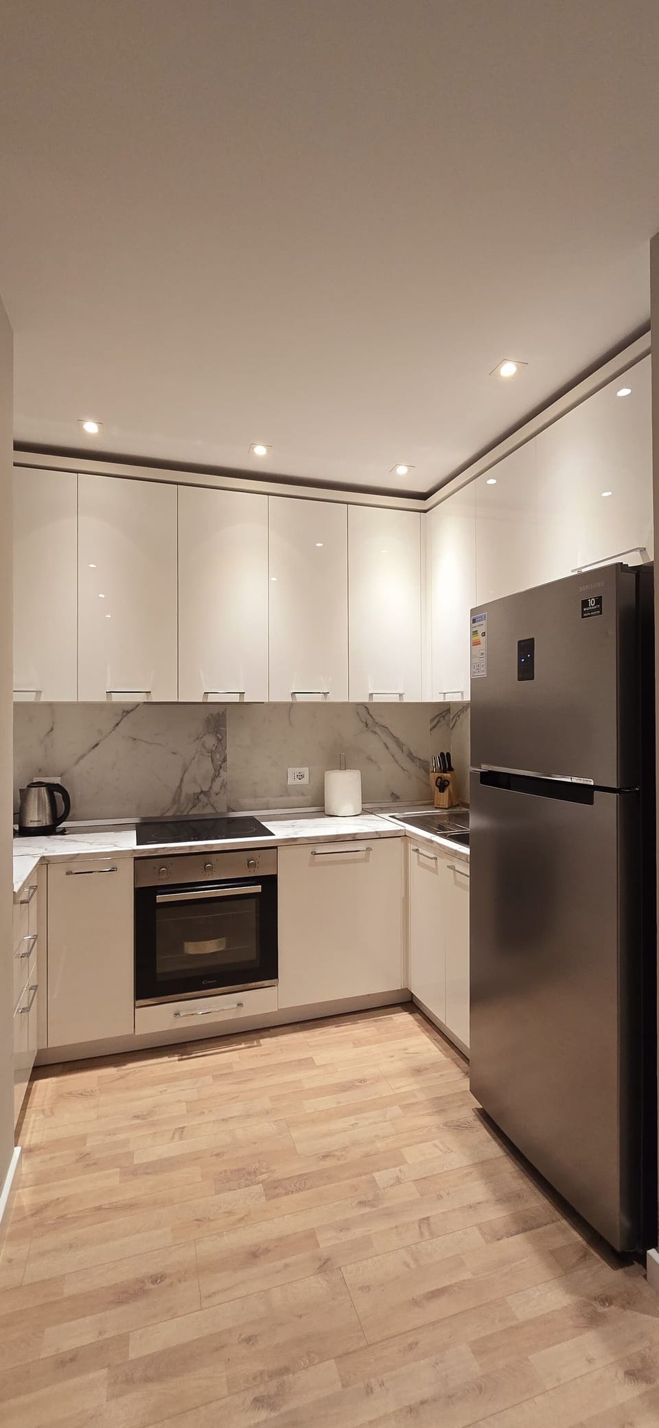 Deluxe Studio | Private kitchen | Fridge, oven, stovetop, dishwasher