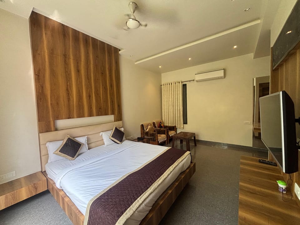 Superior Room | Desk, laptop workspace, free WiFi