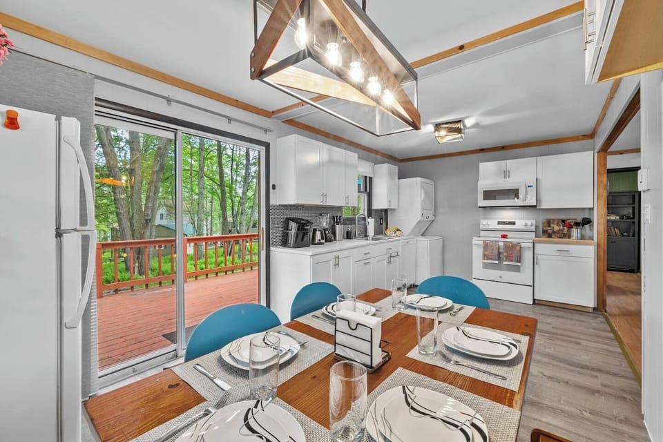 Cozy dining area tucked in the corner—great for gathering and conversation