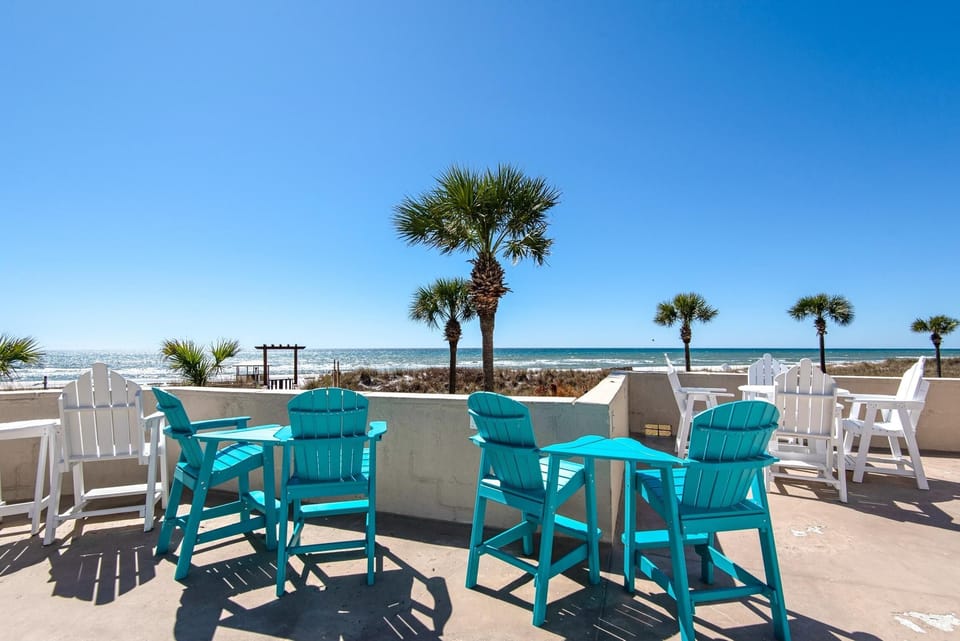 Studio, 2 Queen Beds (Top of the Gulf 110) | Property grounds