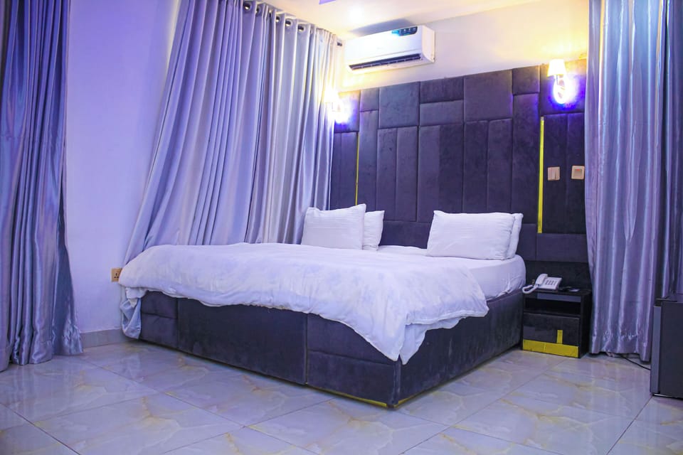 Desk, laptop workspace, free WiFi, bed sheets