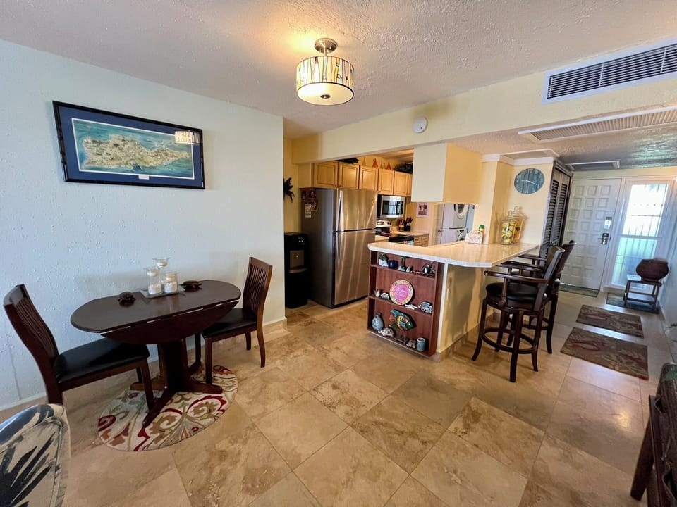 2 areas for dining