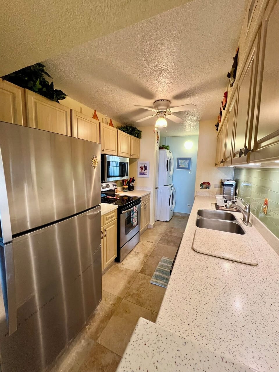Full sized kitchen