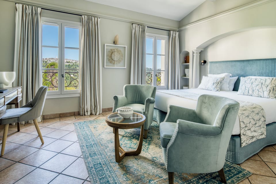 Superior Double Room | Minibar, in-room safe, individually decorated, individually furnished