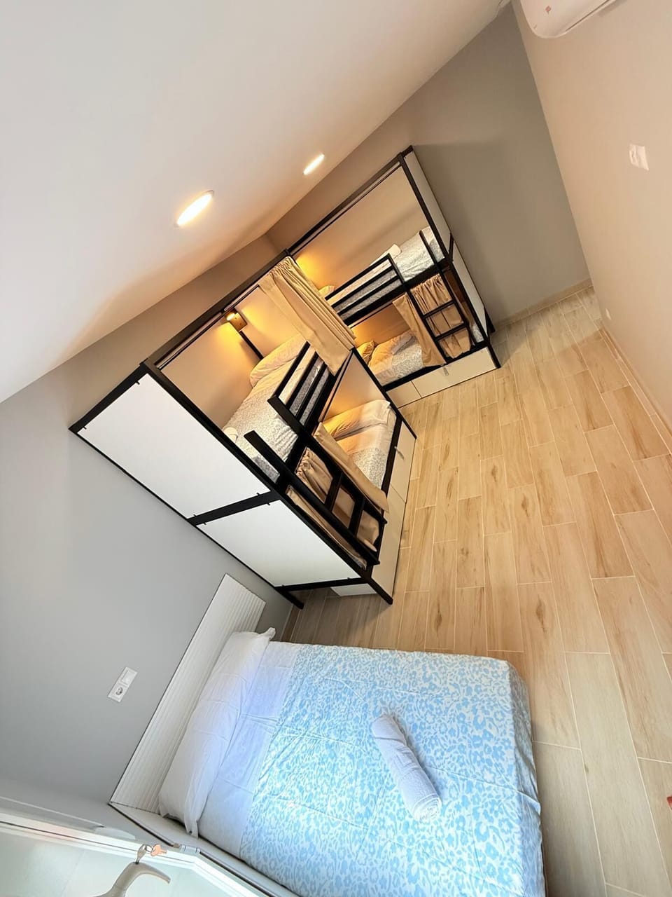 Shared Dormitory | Free WiFi, bed sheets