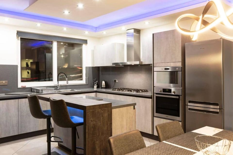 Apartment, 3 Bedrooms, Accessible, Smoking | Interior