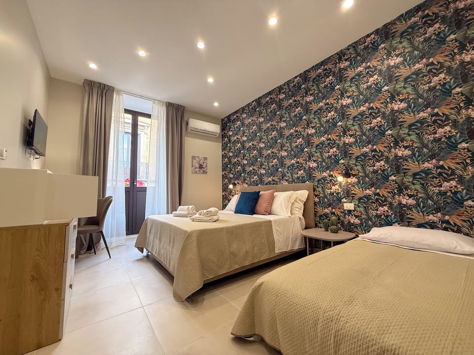 Classic Double Room | In-room safe, desk, laptop workspace, blackout drapes