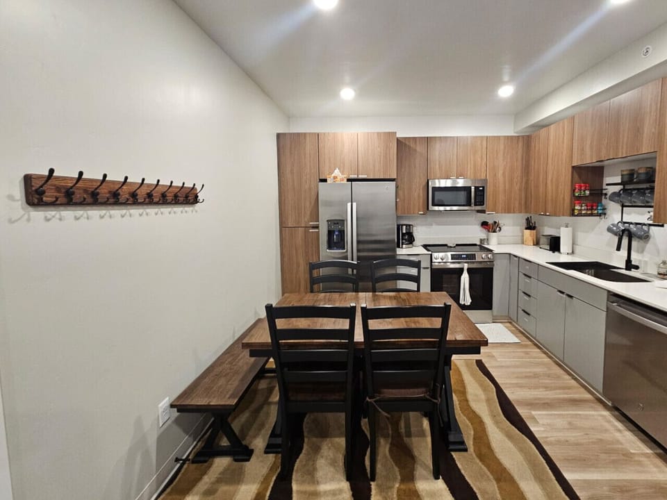 Dining/Kitchen