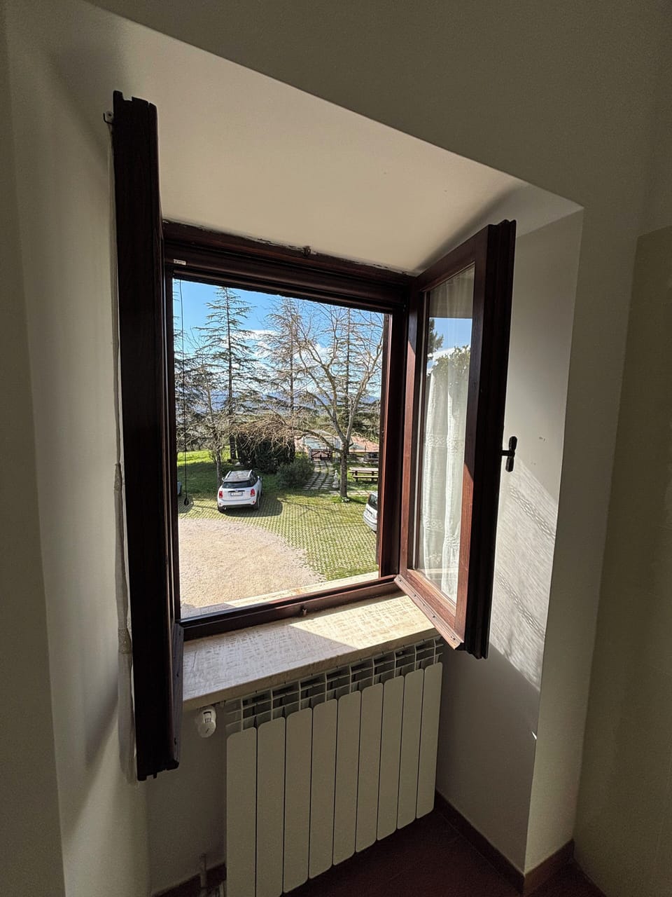 Deluxe Room, Hill View | Desk, laptop workspace, WiFi (free)