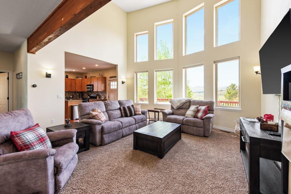 Generously sized living area perfect for relaxing or entertaining