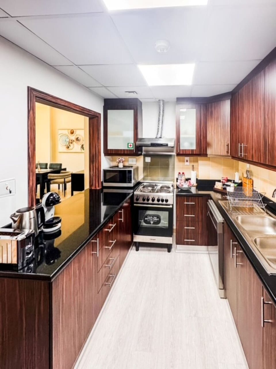Full kitchen