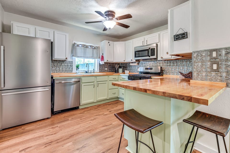 Kitchen | Cooking Basics | Drip Coffee Maker | Breakfast Bar